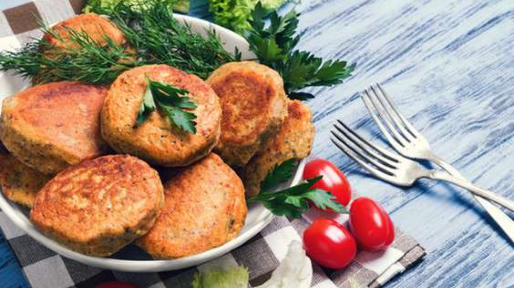 Диетические куриные котлеты - рецепт приготовления с фото от Maggi.ru