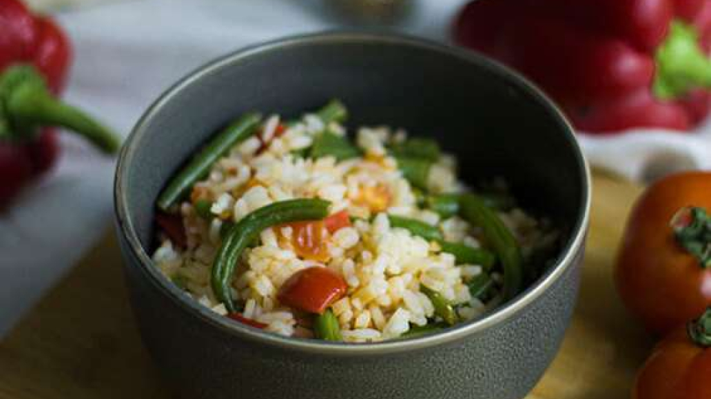 Рис с фасолью, томатами и перцем - рецепт приготовления с фото от Maggi.ru