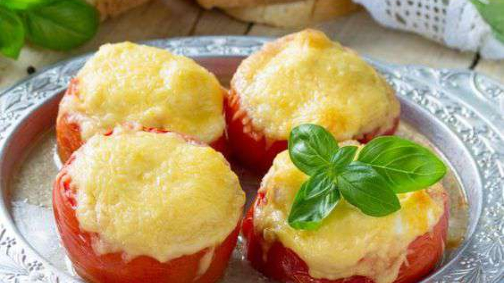 Помидоры, запеченные с яйцом и сыром - рецепт приготовления с фото от Maggi.ru
