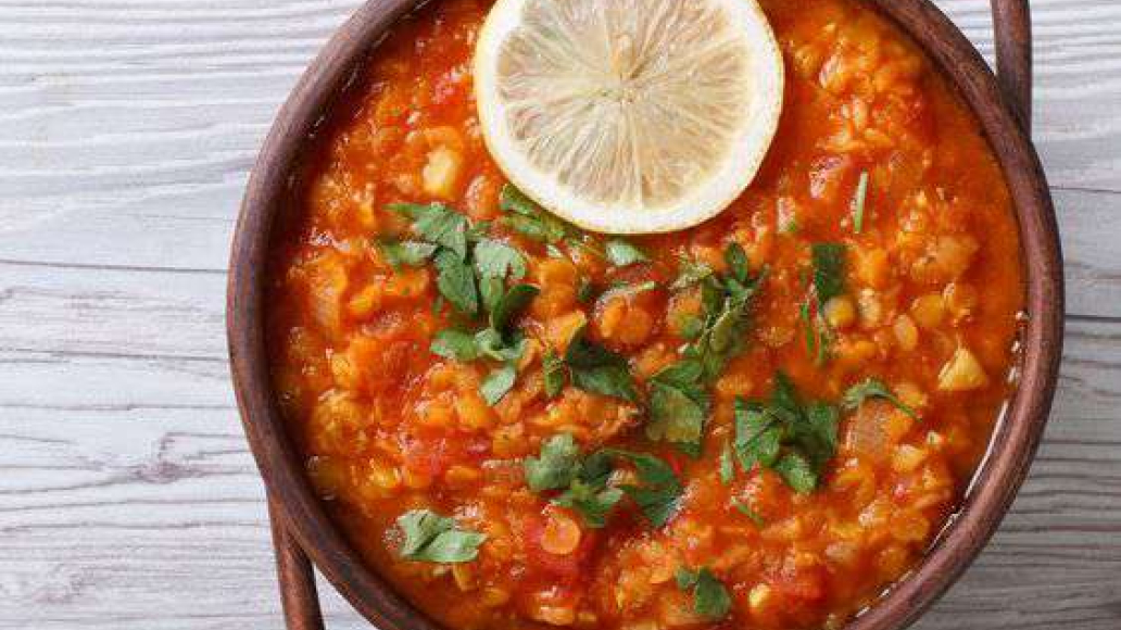 Тушеная чечевица с овощами - рецепт приготовления с фото от Maggi.ru