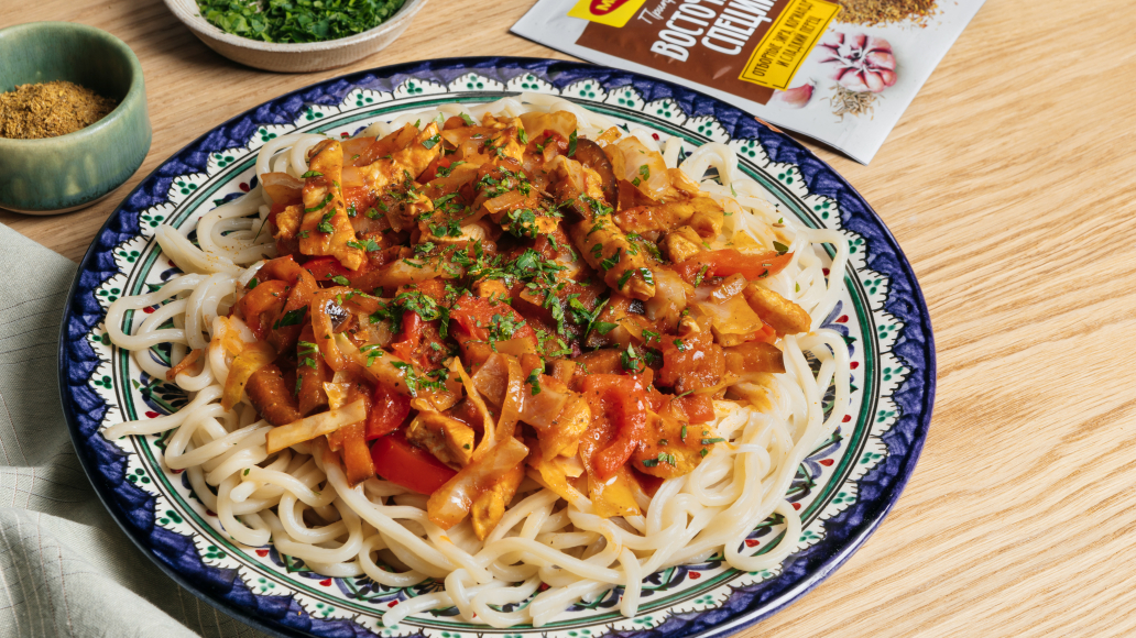 Лагман с курицей и овощами - рецепт приготовления с фото от Maggi.ru