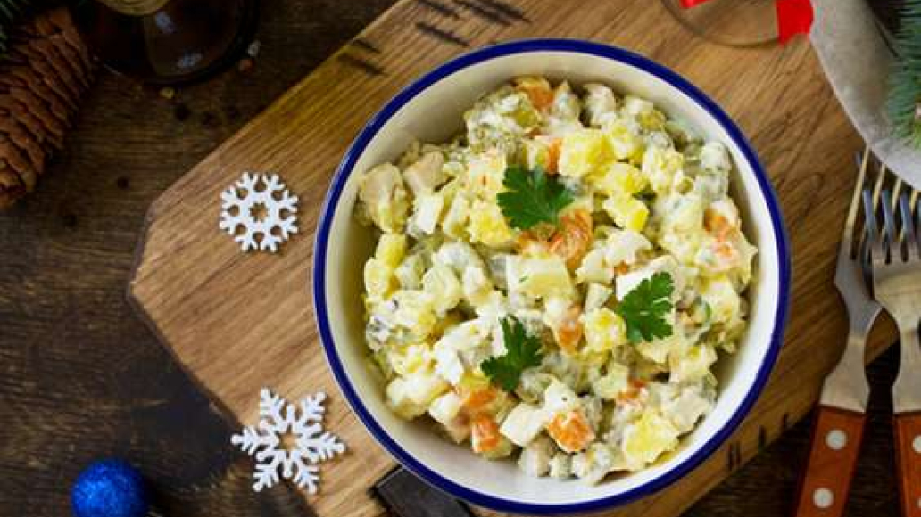 Салат "оливье" с курицей - рецепт приготовления с фото от Maggi.ru