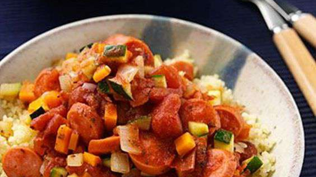 Кускус с томатным соусом и колбасками - рецепт приготовления с фото от Maggi.ru