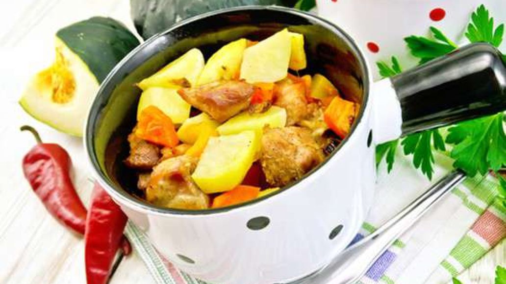 Сочная курица в горшочке с картофелем и тыквой, рецепт с фото