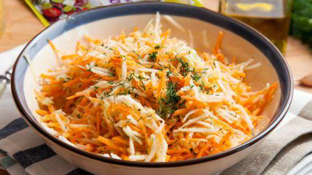 Хрустящий салат с овощами и пряными травами — рецепт с фото от Maggi.ru