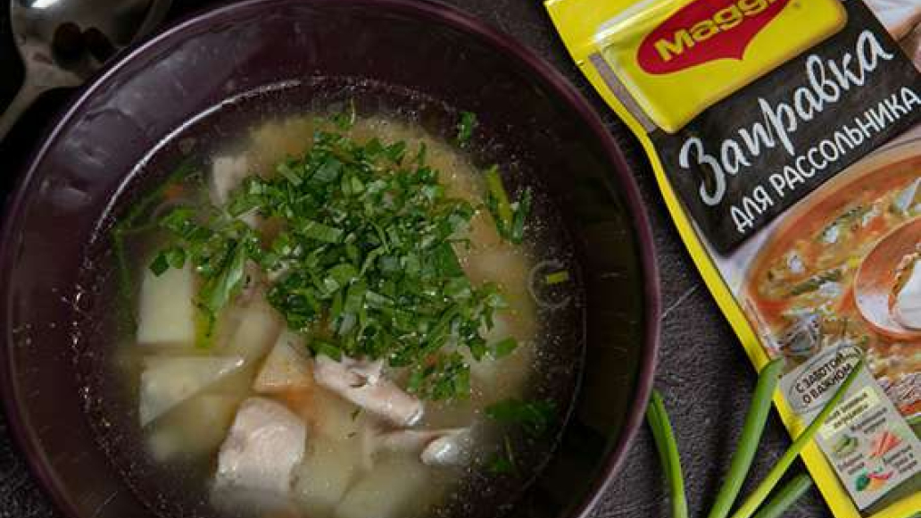 Рассольник с курицей и кукурузной крупой - рецепт приготовления с фото от Maggi.ru