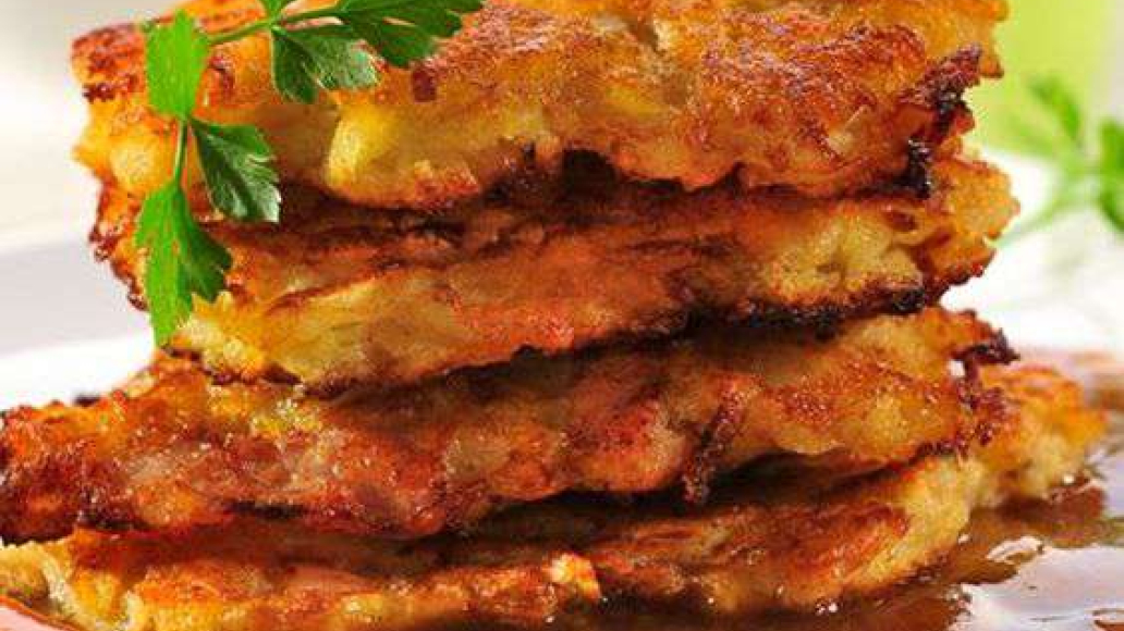Куриный гуляш с овощными пирожками - рецепт приготовления с фото от Maggi.ru
