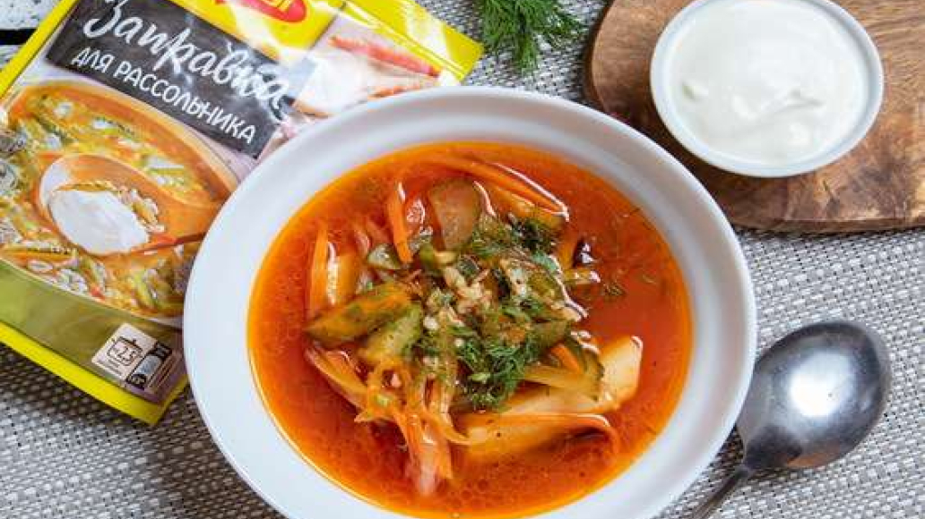 Рассольник с перловкой, овощами и  маринованными огурцами - рецепт приготовления с фото от Maggi.ru