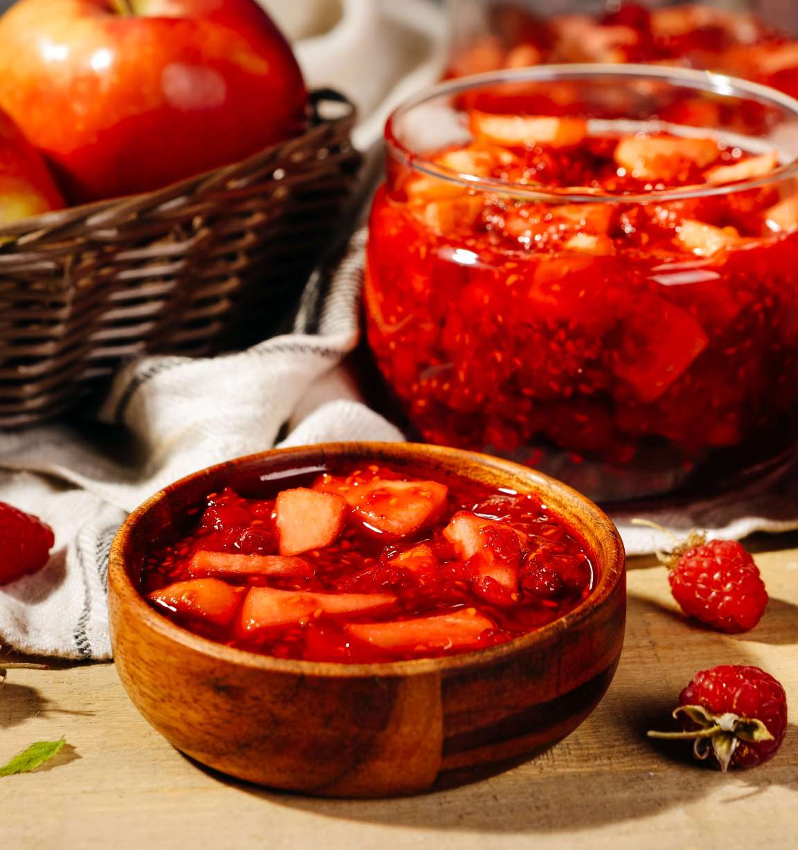 Малиновое варенье с яблоками и ароматными пряностями: рецепт с фото