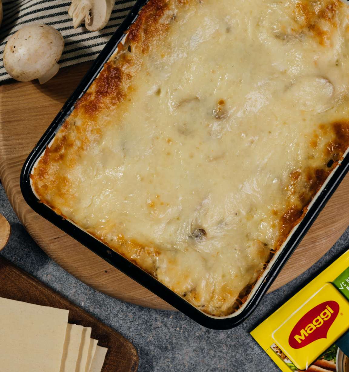 Лазанья со сливочной начинкой из курицы и шампиньонов - рецепт с фото