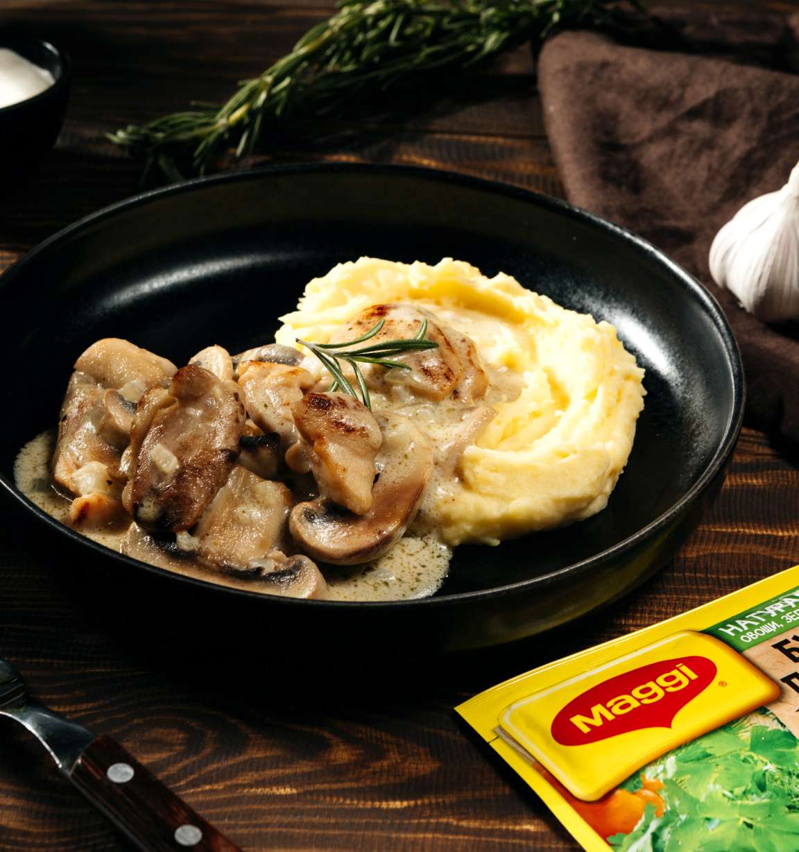 Курица по-строгановски с сочными шампиньонами в сметане: рецепт с фото
