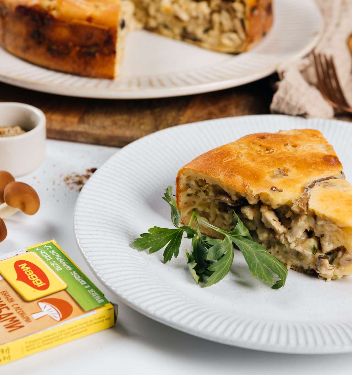 Заливной пирог с жареными опятами и курицей - рецепт с фото от Магги