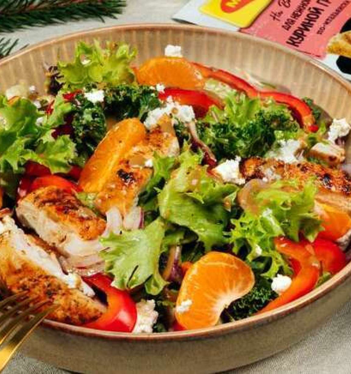 Салат с пряной курицей, мандаринами, болгарским перцем и творожным сыром в соево-горничной заправке - рецепт приготовления с фото от Maggi.ru