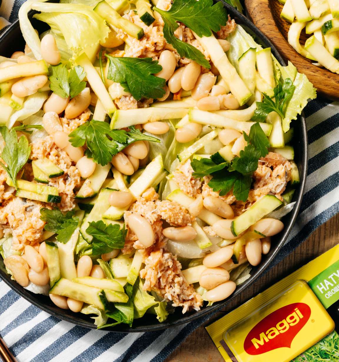 Салат с горбушей и белой фасолью - рецепт приготовления с фото от Maggi.ru