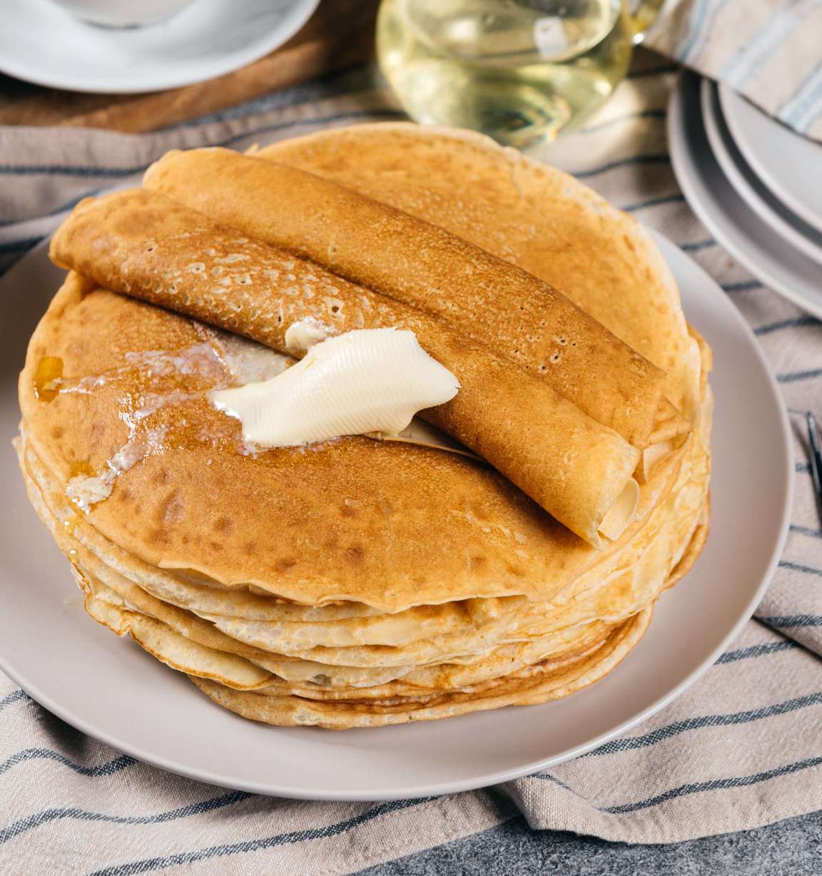 Воздушные блины на кефире и быстродействующих дрожжах: рецепт с фото