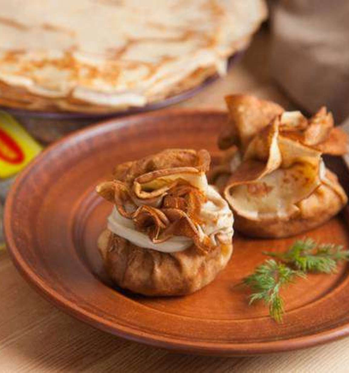 Блинные мешочки с жюльеном из курицы и грибов - рецепт с фото от Магги