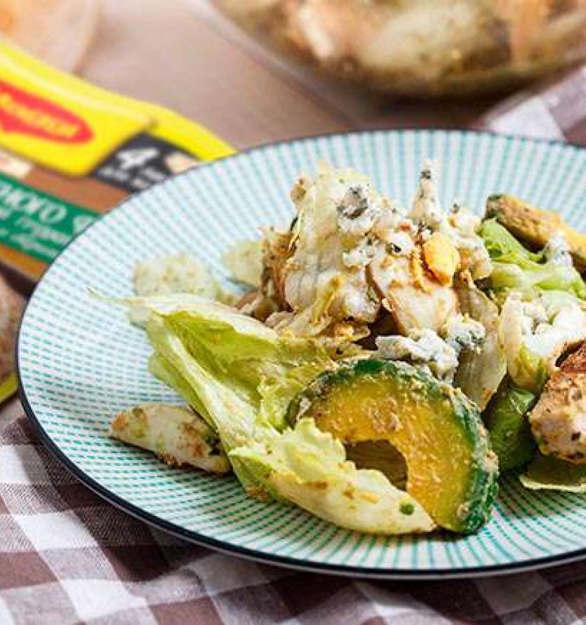 Салат с курицей и голубым сыром - рецепт приготовления с фото от Maggi.ru Салат с курицей и голубым сыром - рецепт приготовления с фото от Maggi.ru