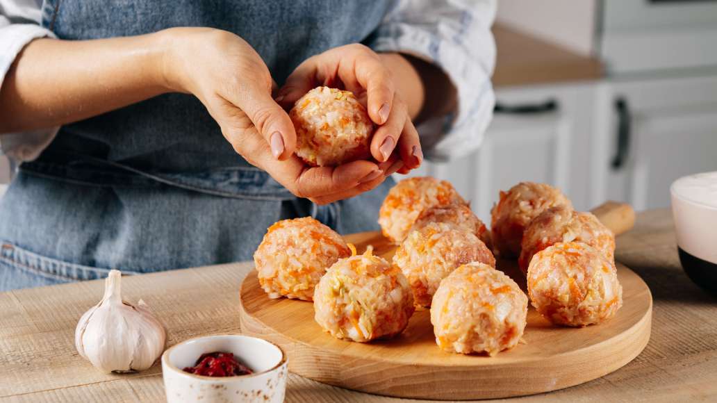 Шаг 2 - Запечённые ленивые голубцы с рисом и квашеной капустой