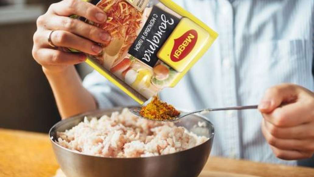 Шаг 1 - Голубцы из молодой капусты с куриным фаршем