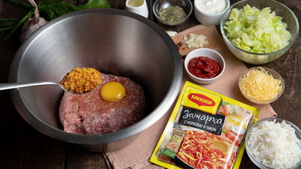 Шаг 2 - Голубцы ленивые на противне из курицы с сыром