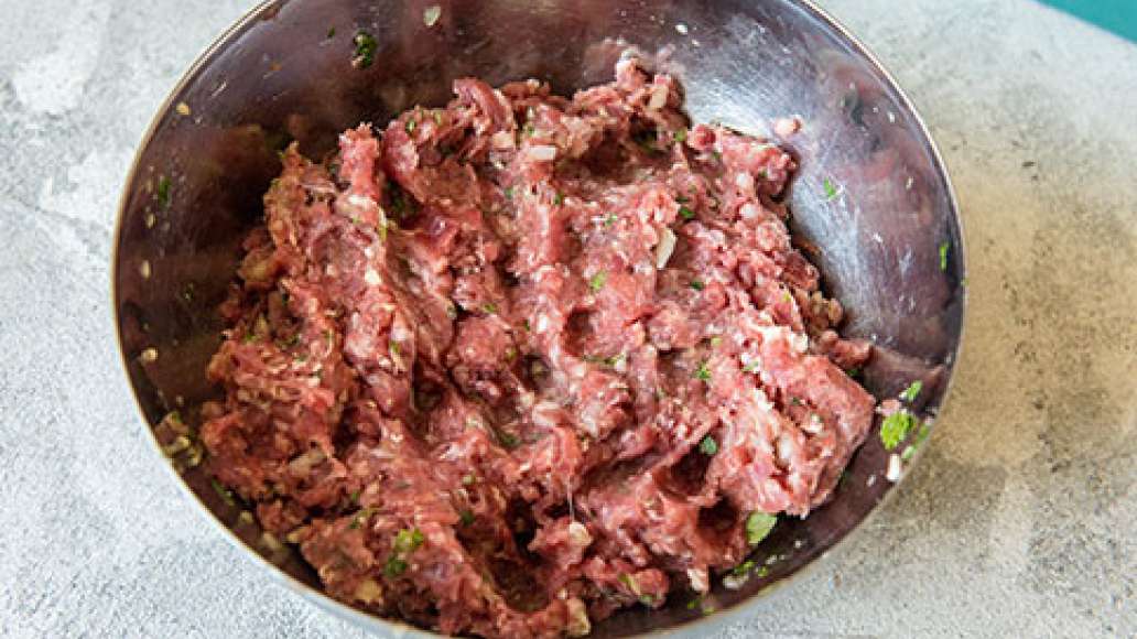 Шаг 2 - Мясные фрикадельки в томатно-сливочном соусе