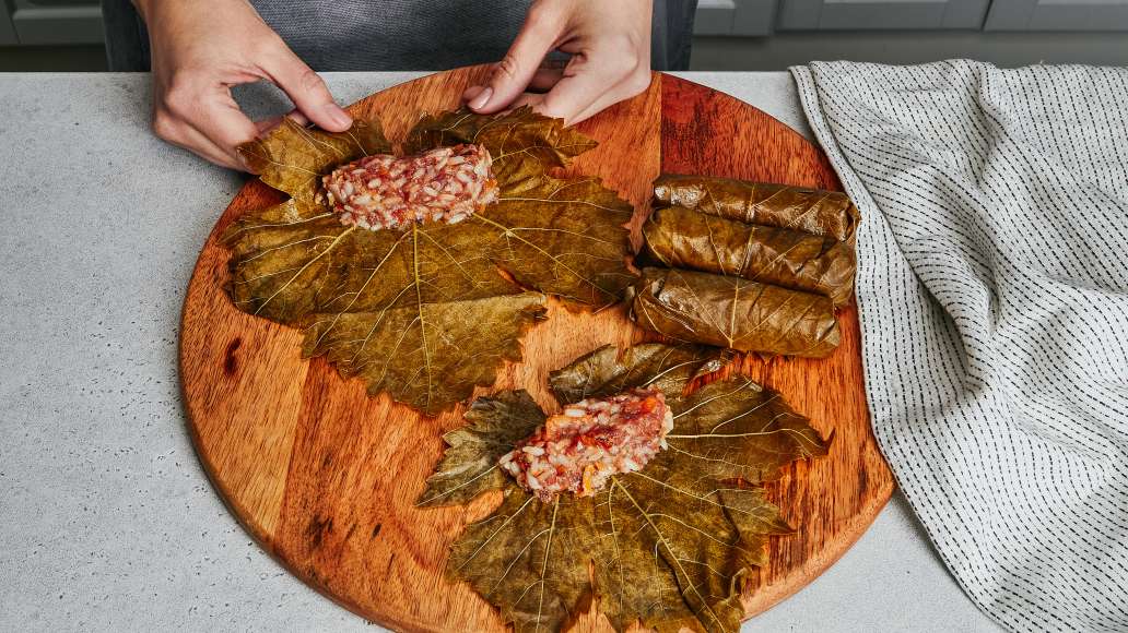 Шаг 5 - Долма с мясом в виноградных листьях