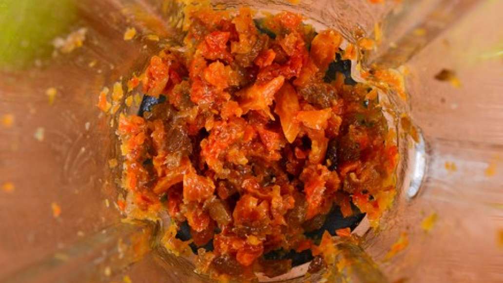 Шаг 2 - Смузи с яблоком, мандарином и сухофруктами