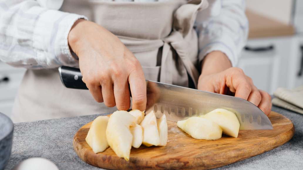 Шаг 1 - Нежная шарлотка с грушами на сметанном тесте