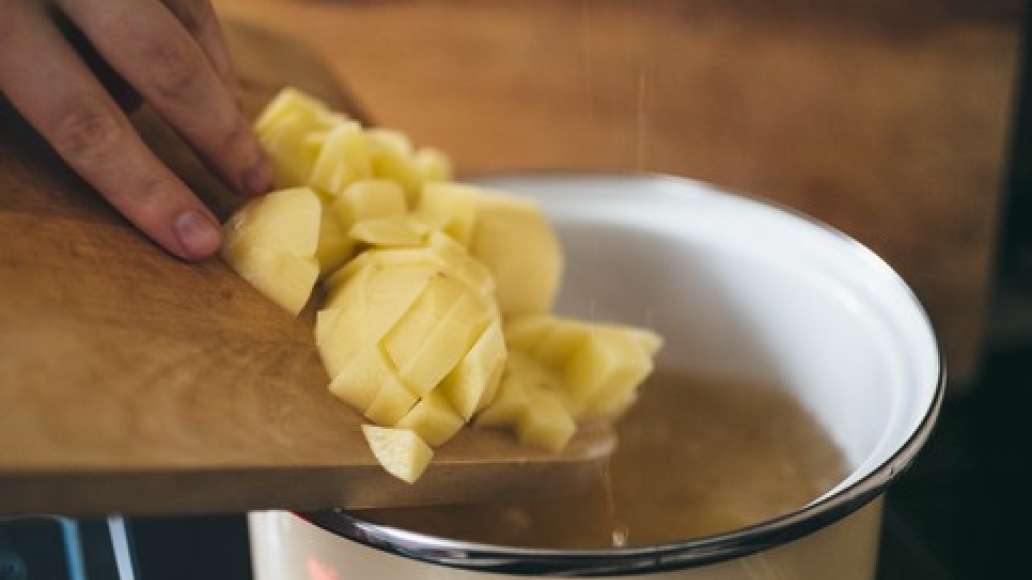 Шаг 3 - Рассольник с маринованными опятами