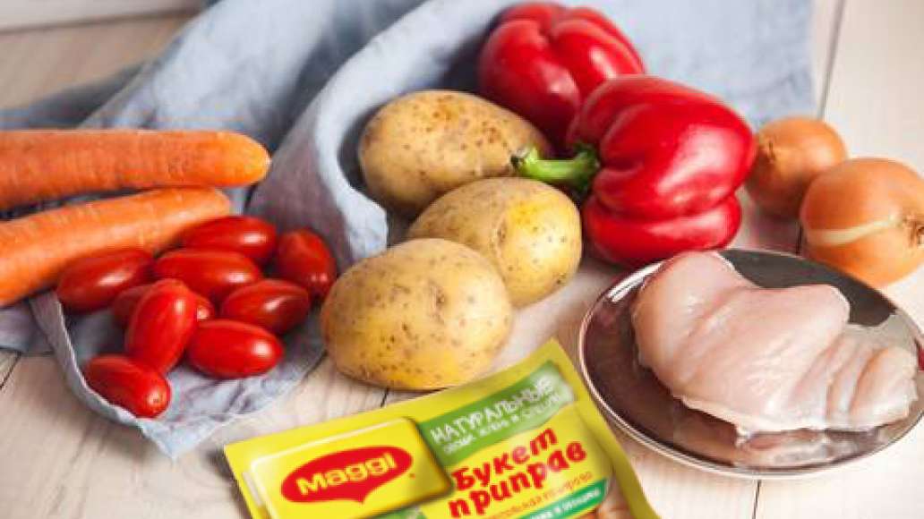 Шаг 1 - Рагу с курицей и овощами в горшочках