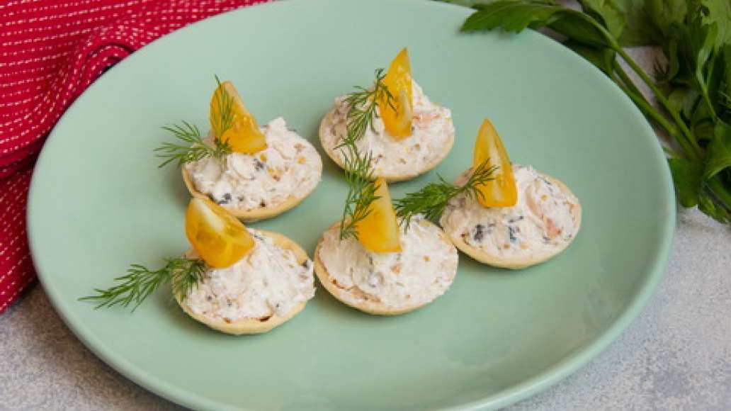 Шаг 3 - Тарталетки с копченой курицей и сыром