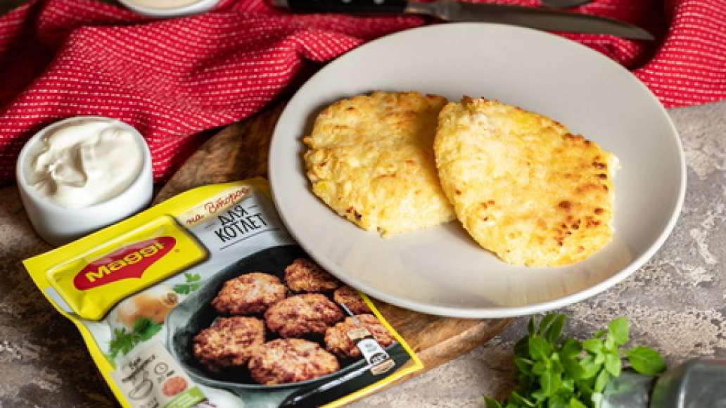 Шаг 4 - Котлеты картофельные с творогом и приправой maggi®