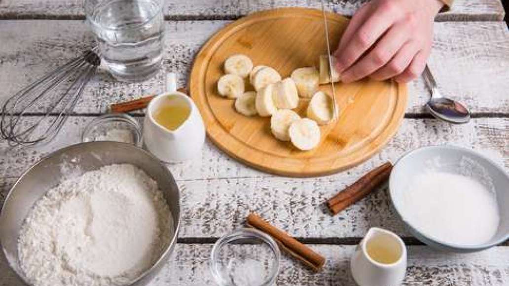 Шаг 1 - Постные блинчики с бананом и корицей
