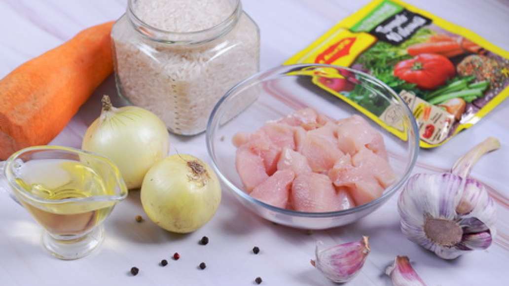 Шаг 1 - Рассыпчатый плов с курицей в кастрюле