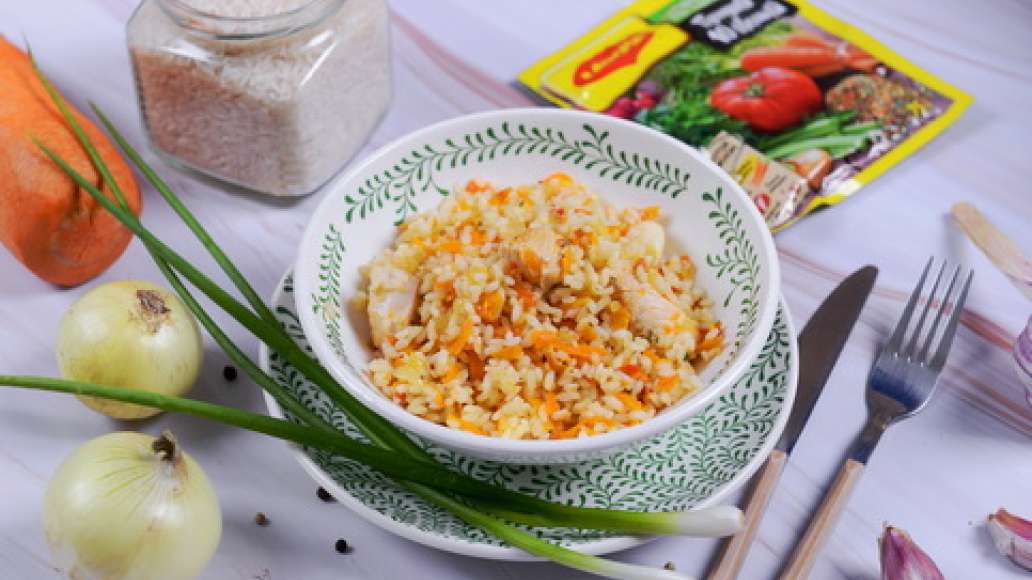Шаг 6 - Рассыпчатый плов с курицей в кастрюле