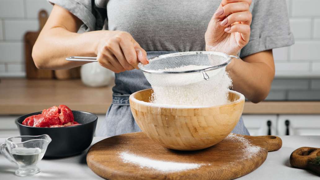 Шаг 1 - Пряные хинкали на пару с соусом мацони