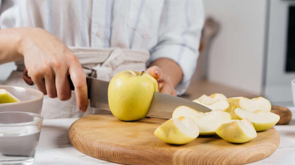 Шаг 1 - Яблочное варенье с лимоном и грецкими орехами