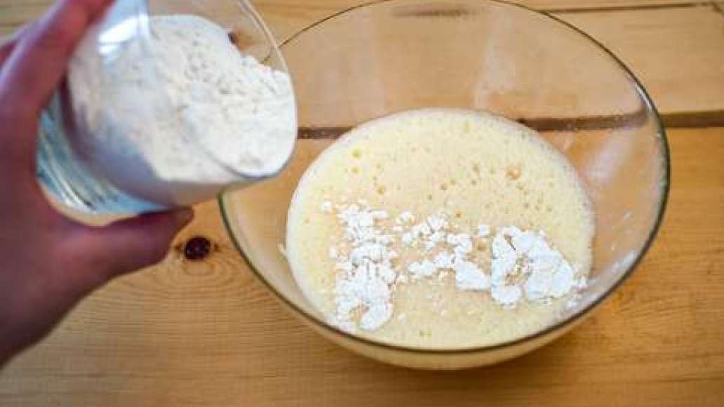 Шаг 2 - Шарлотка нежная с яблоками