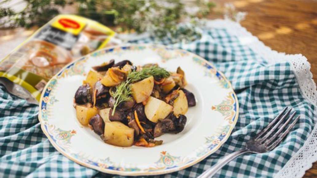 Шаг 5 - Жаркое с картошкой, грибами и маринованными огурчиками