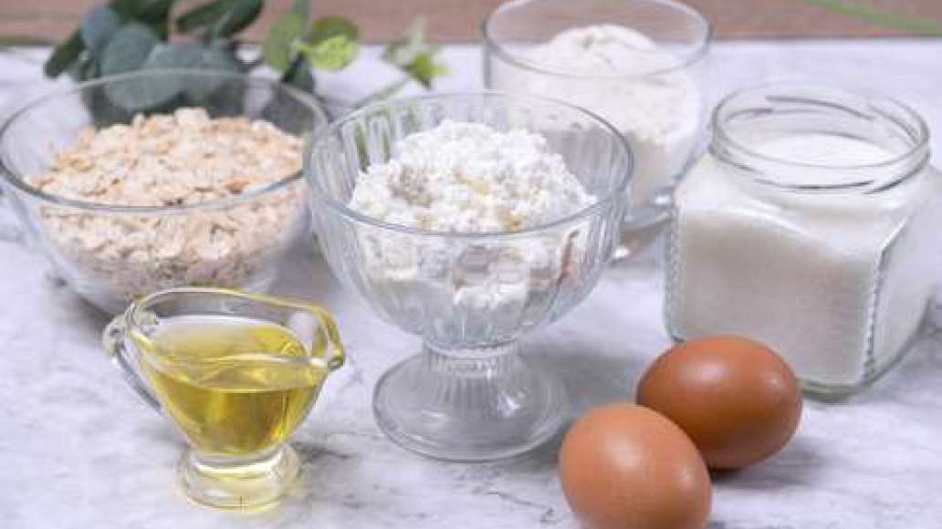 Шаг 1 - Сырники с овсяными хлопьями