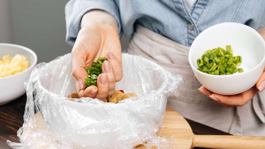 Шаг 3 - Салат "грибная поляна" с куриным филе и консервированной кукурузой