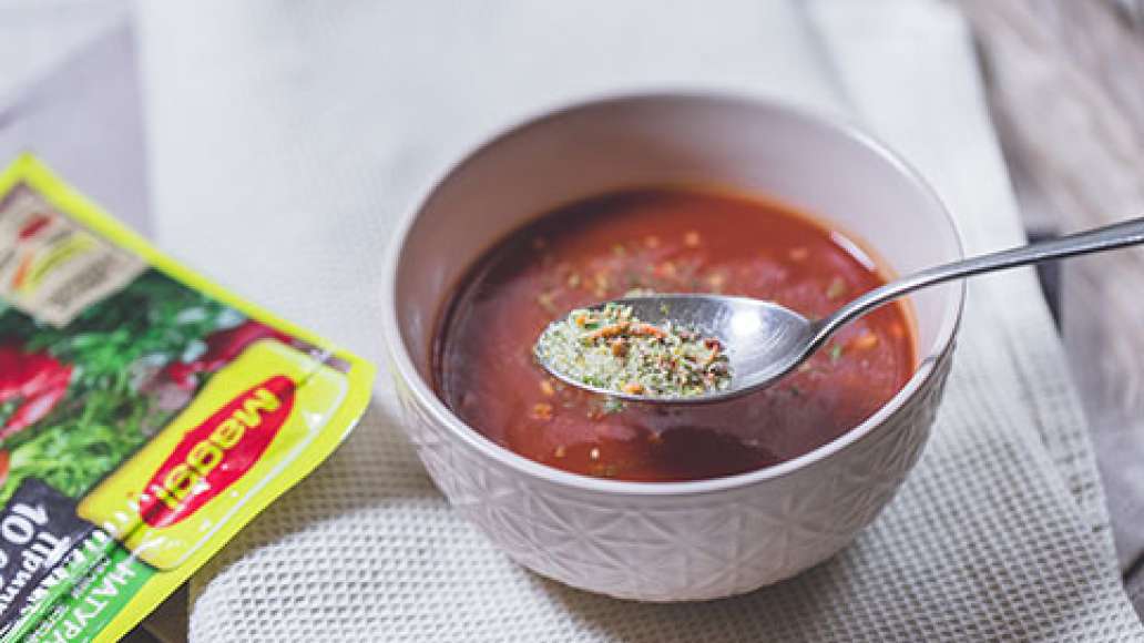 Шаг 3 - Пицца, закрытая на сковороде с пеперони и курицей