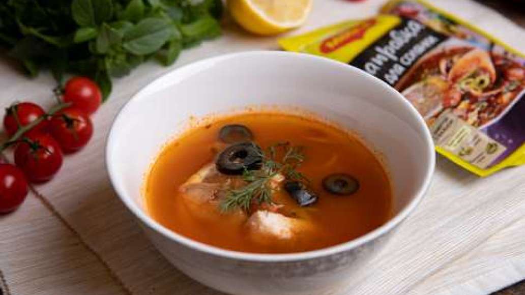 Шаг 4 - Солянка в мультиварке с копченой курицей