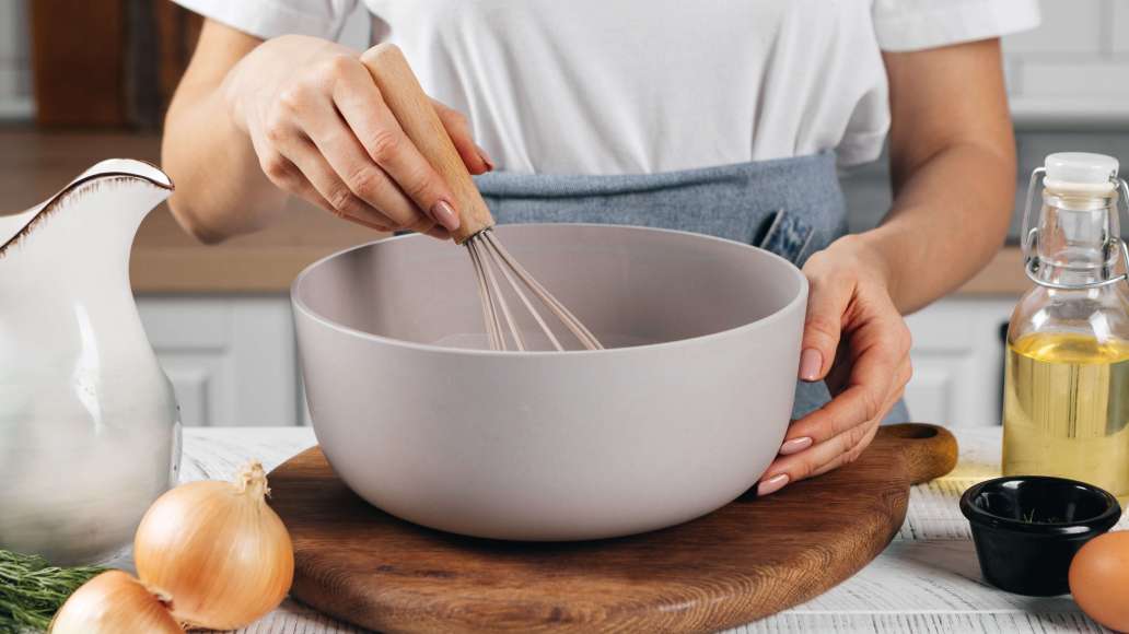 Шаг 1 - Тонкие блины с диетической начинкой из куриного филе и яиц