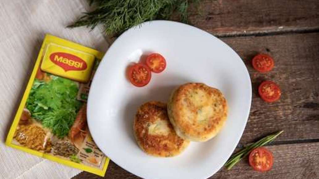 Шаг 4 - Пп сырники с укропом и солеными огурцами