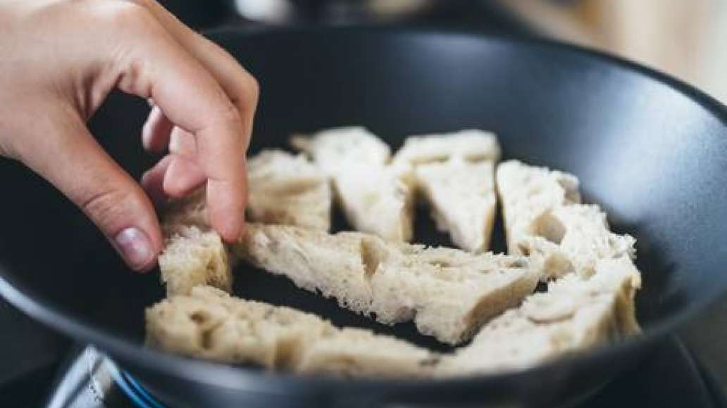 Шаг 1 - Теплый салат с куриной грудкой и баклажанами