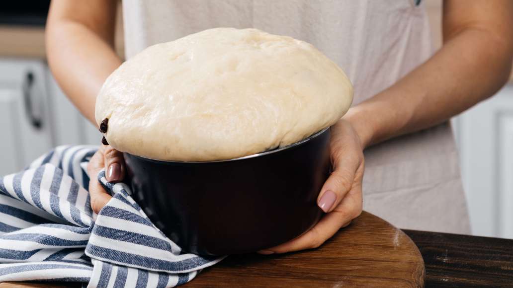 Шаг 5 - Классический пасхальный кулич на пшеничной муке с изюмом