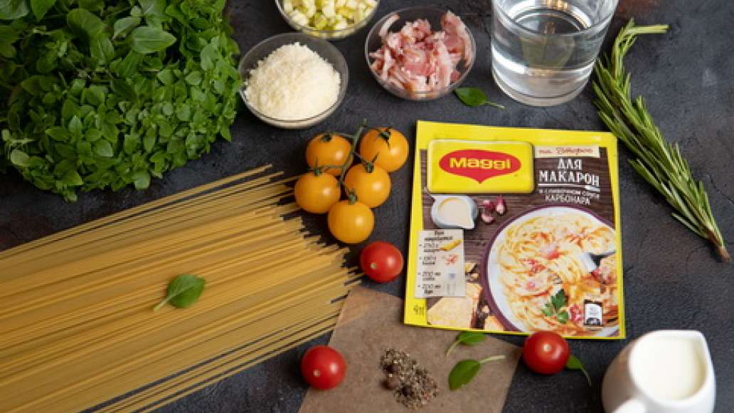 Шаг 1 - Паста карбонара с беконом и сливками