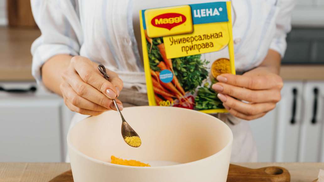 Шаг 2 - Оладьи с тыквой, яйцом пашот и хрустящим беконом