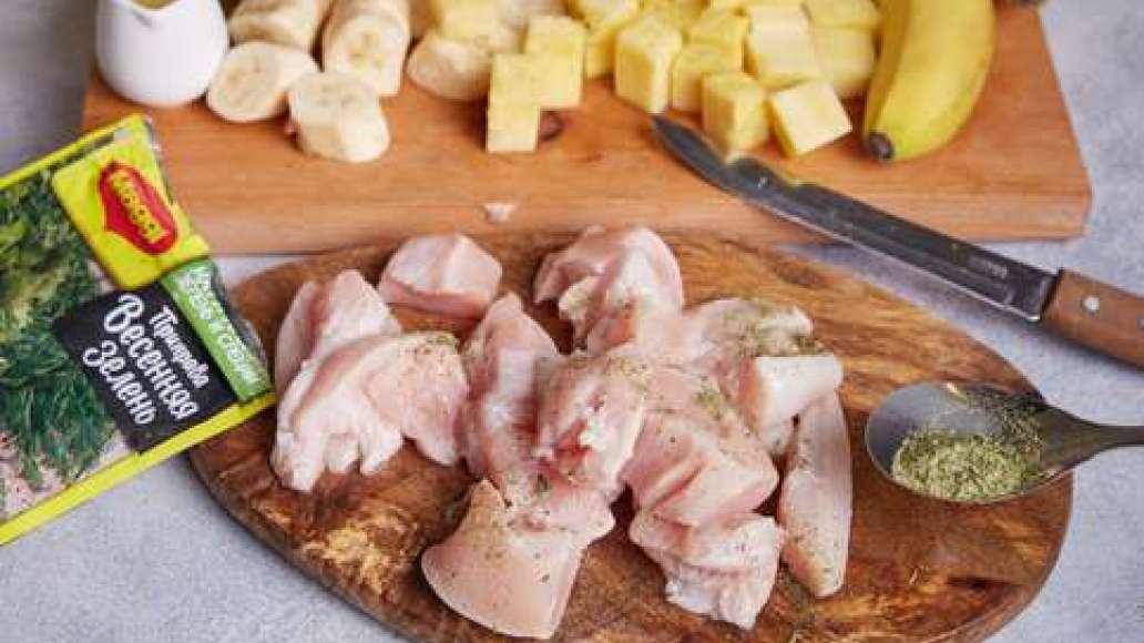 Шаг 2 - Фруктовый теплый салат с курицей по-карибски